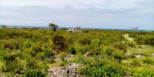 4.5 Acres Sandy Beach on Sale at Malindi. - thumbnail 4