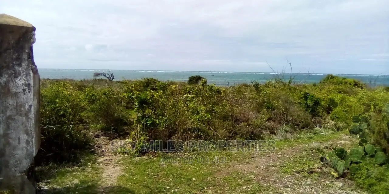 4.5 Acres Sandy Beach on Sale at Malindi.