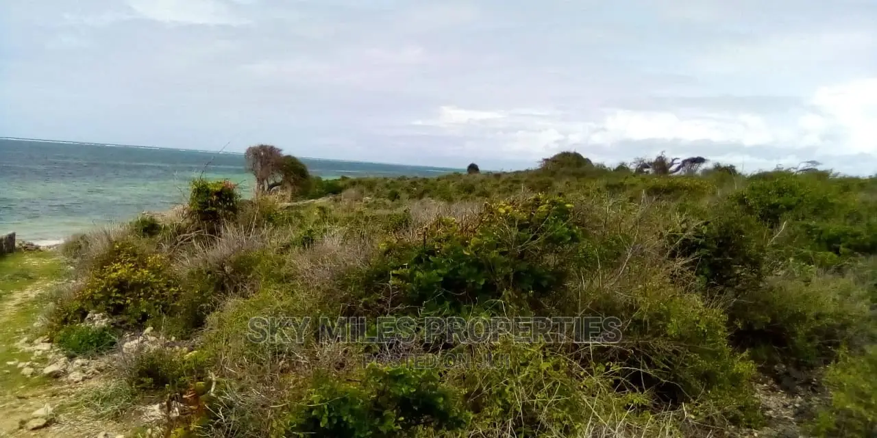 4.5 Acres Sandy Beach on Sale at Malindi.