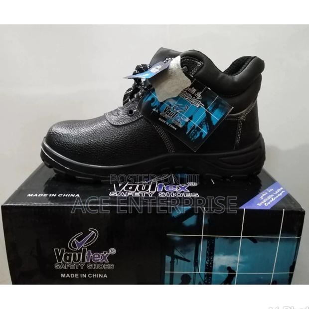 Long Lasting Vaultex Safety Boots - main view