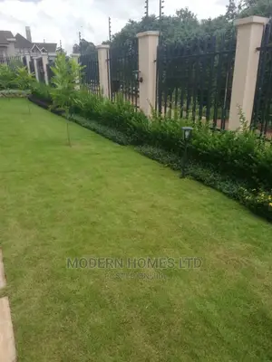 Quality Pallisade and Electric Fence