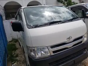 Toyota HiAce 2014