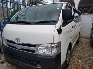 Toyota HiAce 2014