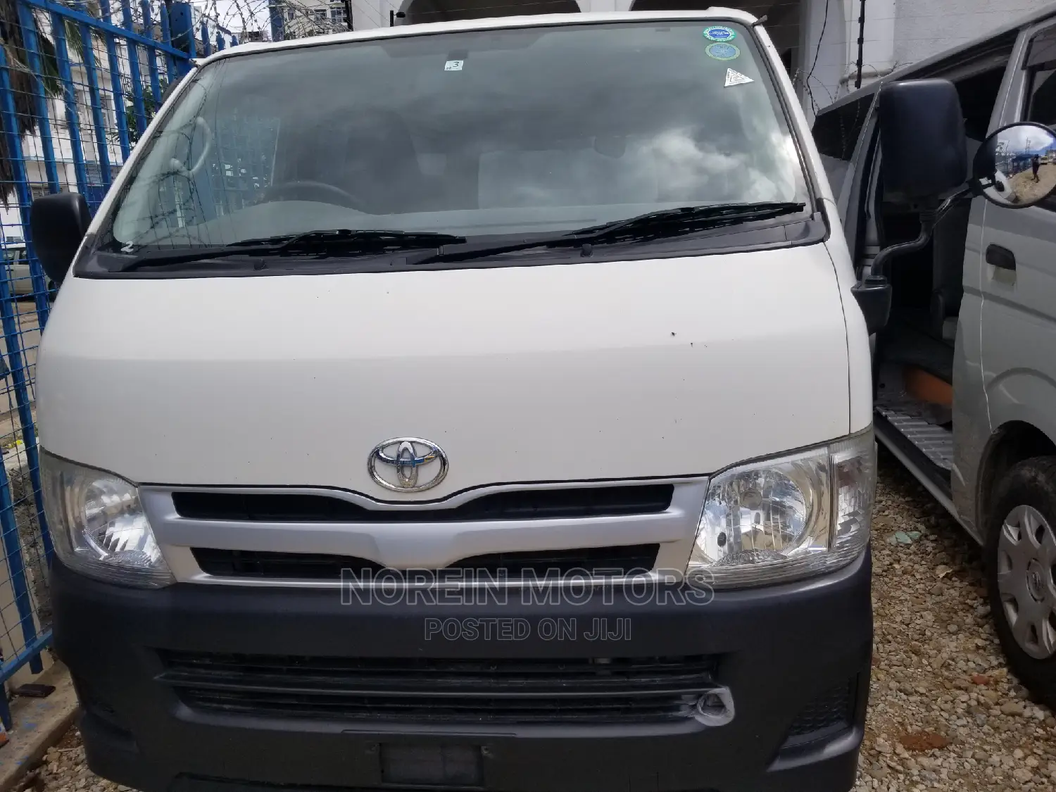 Toyota HiAce 2014
