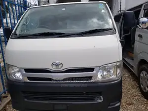 Toyota HiAce 2014