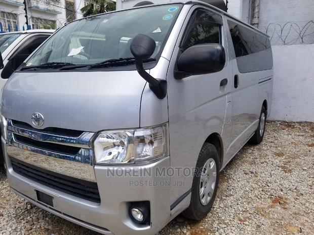 Toyota Hiace 2014 - thumbnail 2