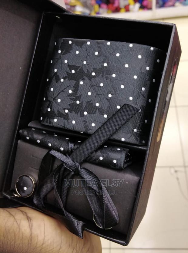 Black Polycadot Executive Tie Sets - thumbnail 2