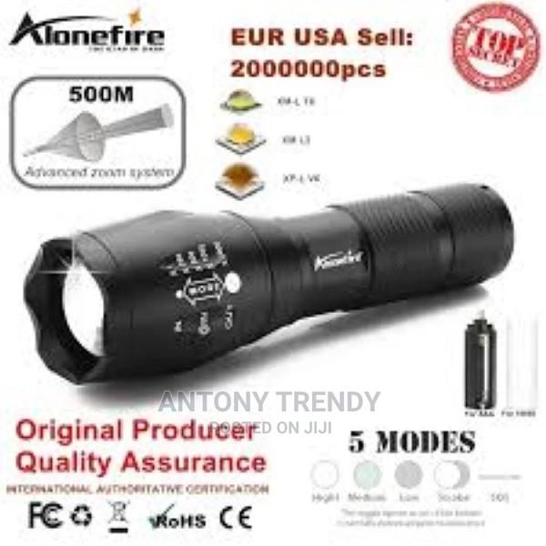XM-L T6 LED Flashlight Torch Zoomable Life Waterproof 5-Mode