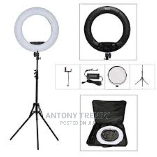 Amazing RL-18 Rechargeable Flash Make Up Salon Vanity Mirror