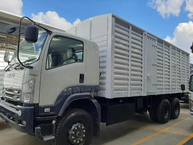 Isuzu FVZ 26 Tonnes Enclosed Body - thumbnail 2