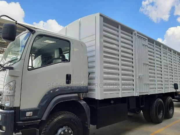 Isuzu FVZ 26 Tonnes Enclosed Body - thumbnail 3
