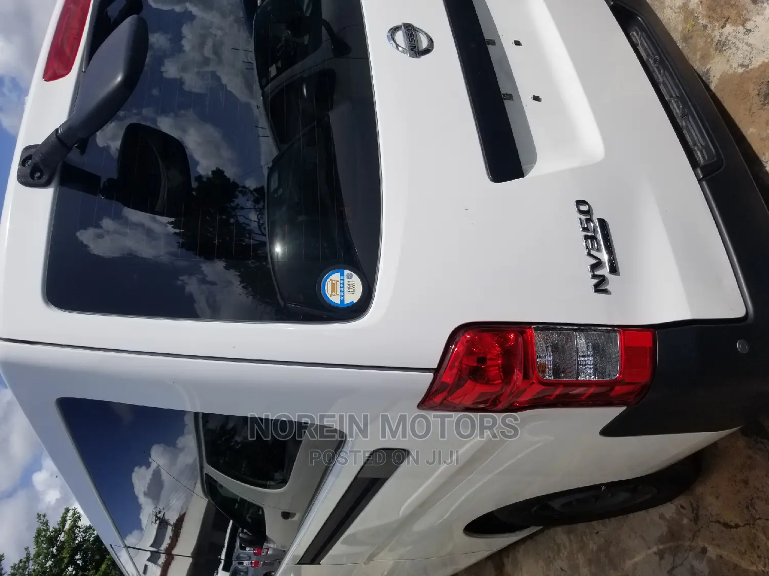Nissan Caravan (Urvan) 2015 White