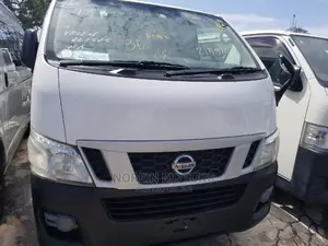 Nissan Caravan (Urvan) 2015 White