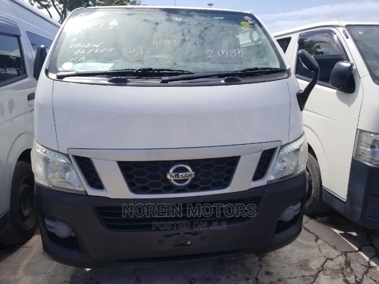 Nissan Caravan (Urvan) 2015 White