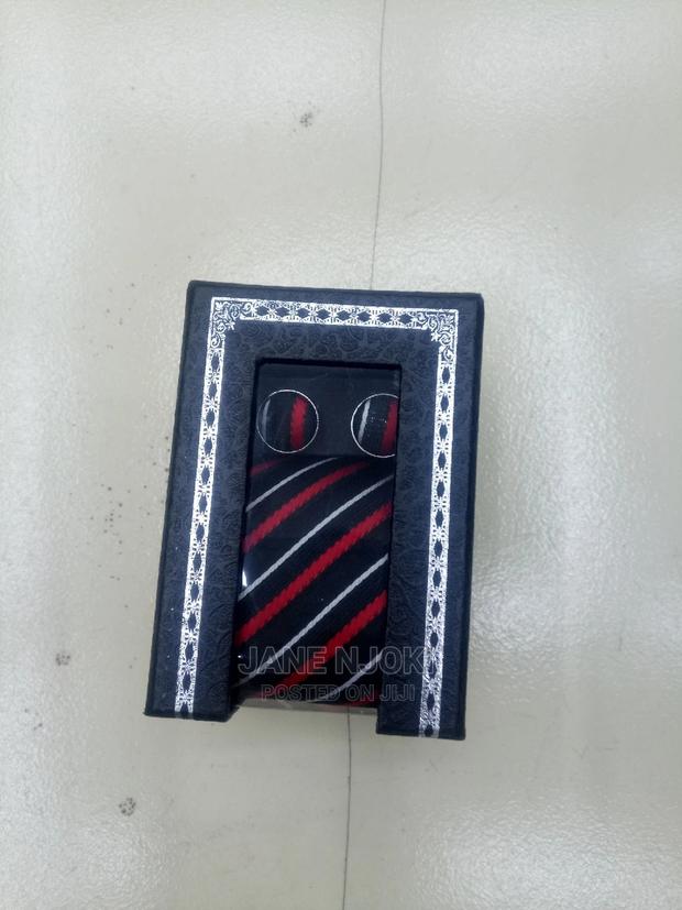 Stripped Tie - main view