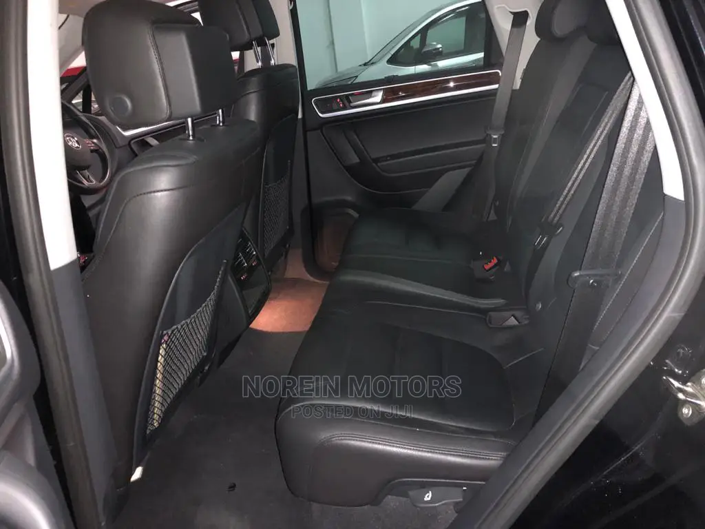 Volkswagen Touareg 2015 Black