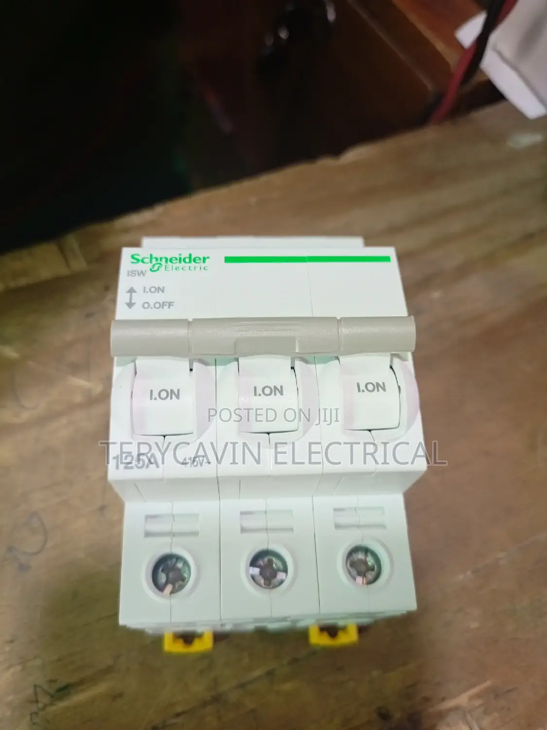 Schneider Triple Pole
