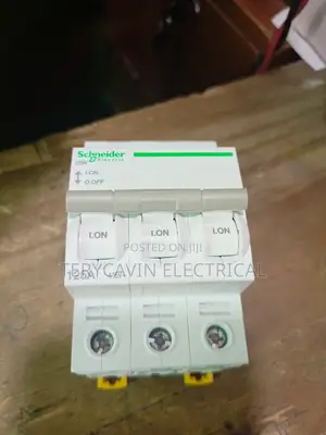 Schneider Triple Pole
