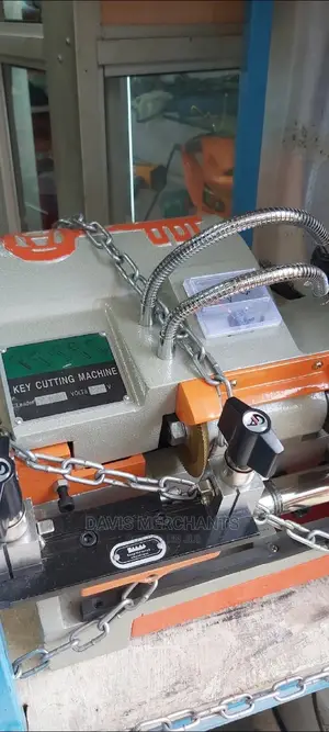 Key Cutting Machine