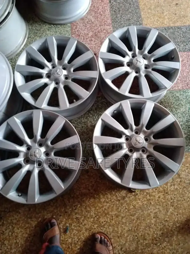 Mitsubishi Original Rims 18 Inch Set Silver