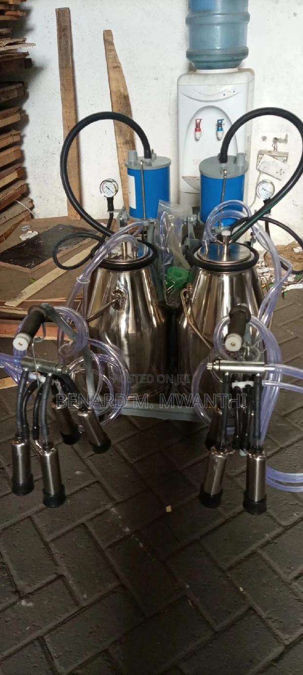 Milking Machine(Double Bucket) - main view