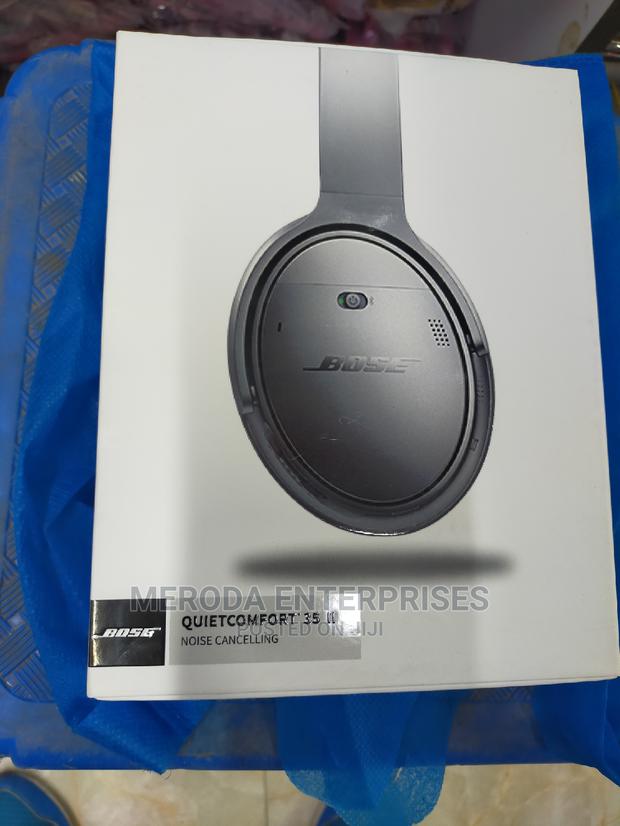 Noise Cancelling Headphones - main view
