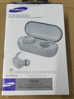 Wireless in Ear Headphones - thumbnail 2