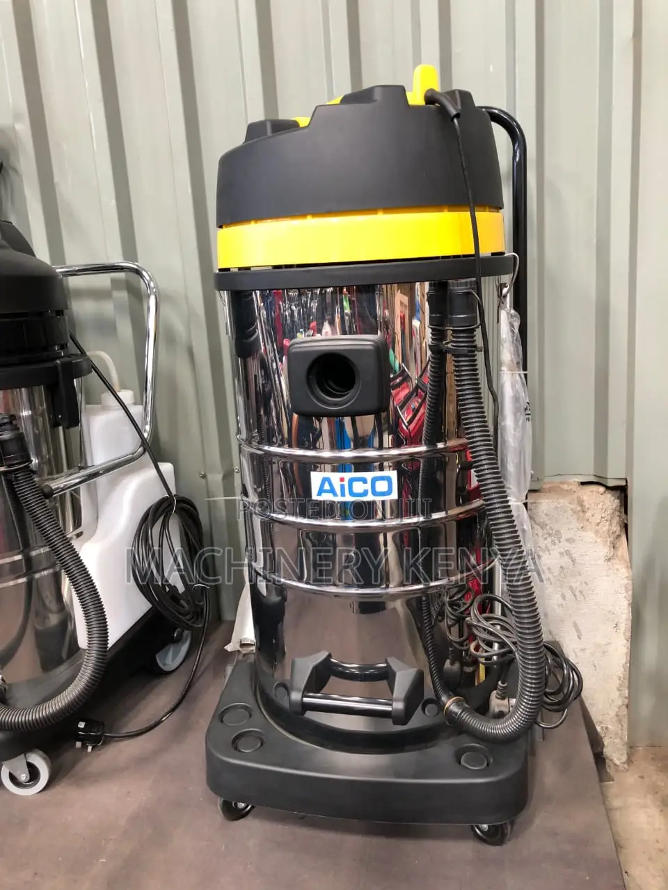 100l Commercial Vacuum Cleaner