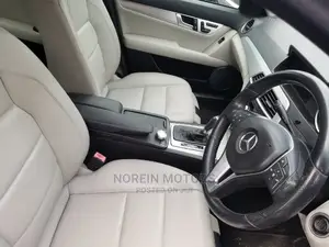 Mercedes-Benz C200 2015 Blue