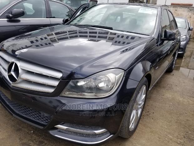 Mercedes-Benz C200 2015 Blue - thumbnail 2
