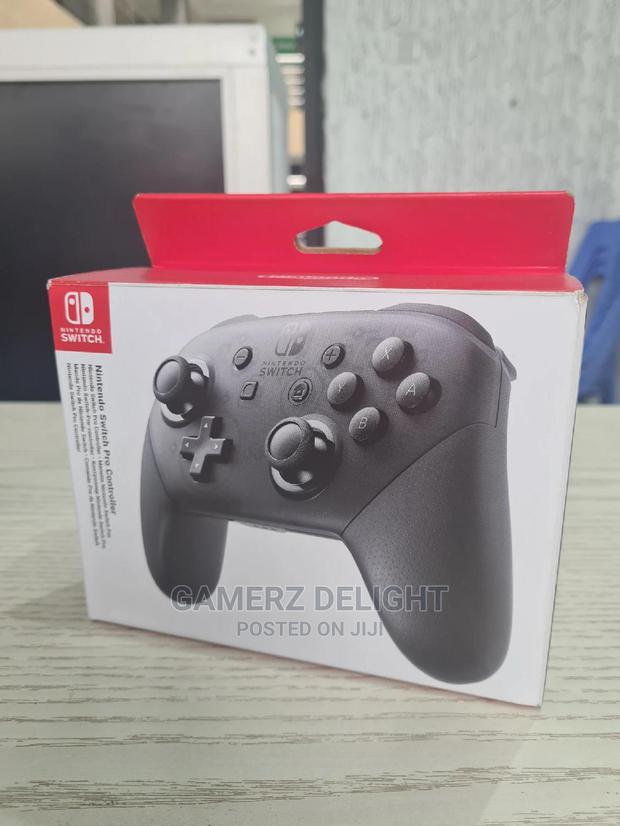 NINTENDO Switch Pro Controller - main view
