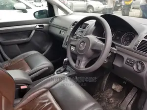 Volkswagen Touran 2014 Black