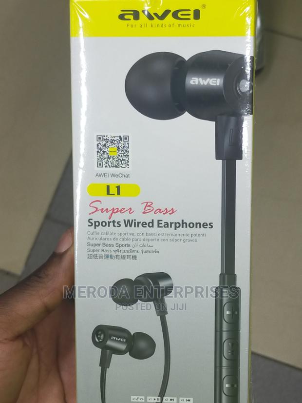 Sports Wired Earphones - main view