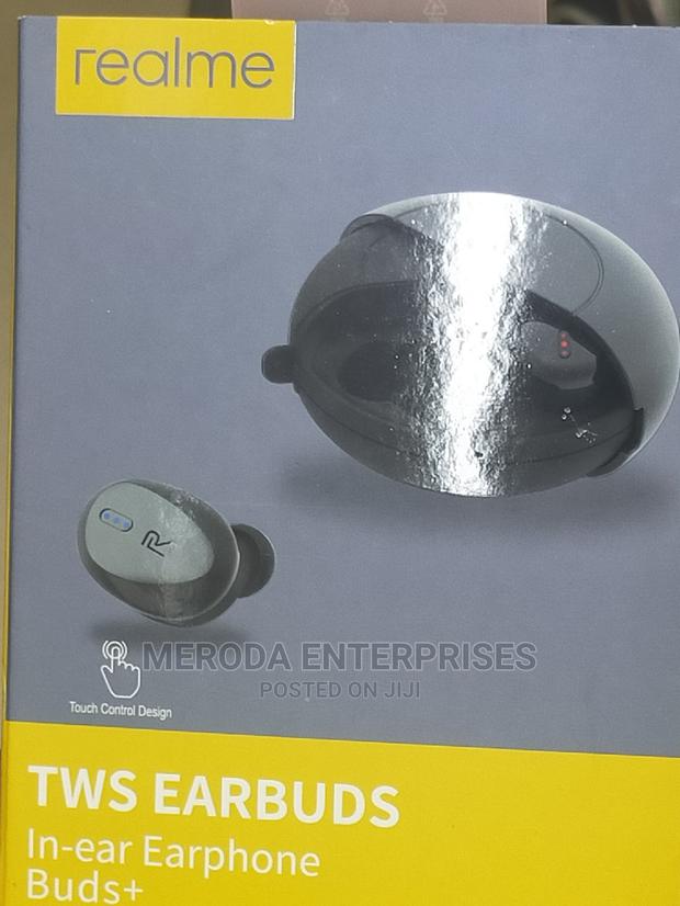 Realme Earbuds - main view