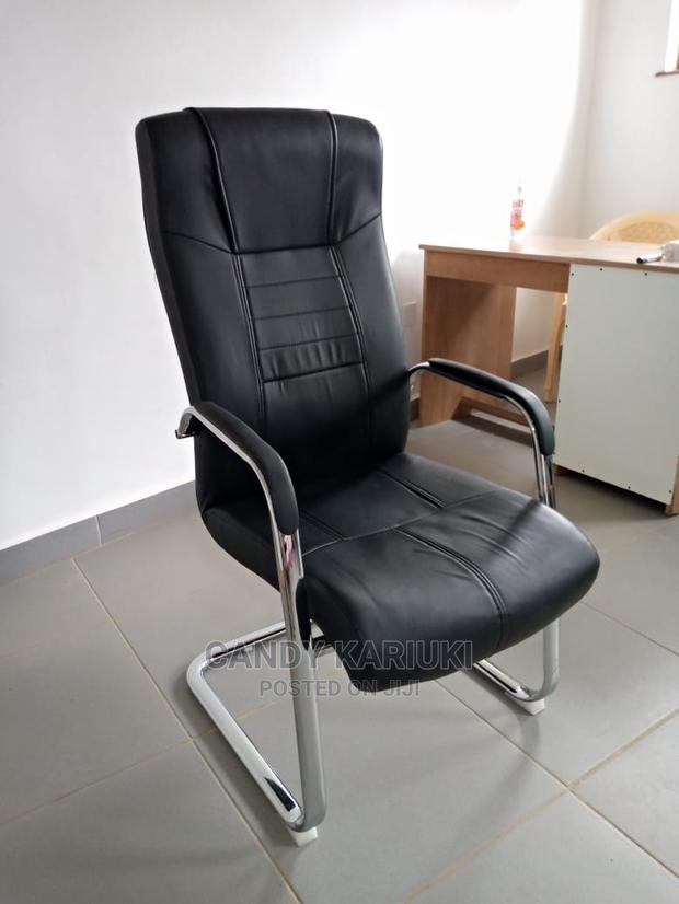 Exclusive Waiting Seat