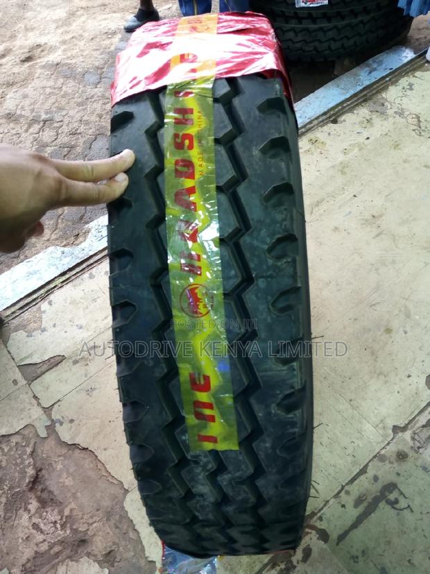 8.25R16 Roadshine Tire - thumbnail 2