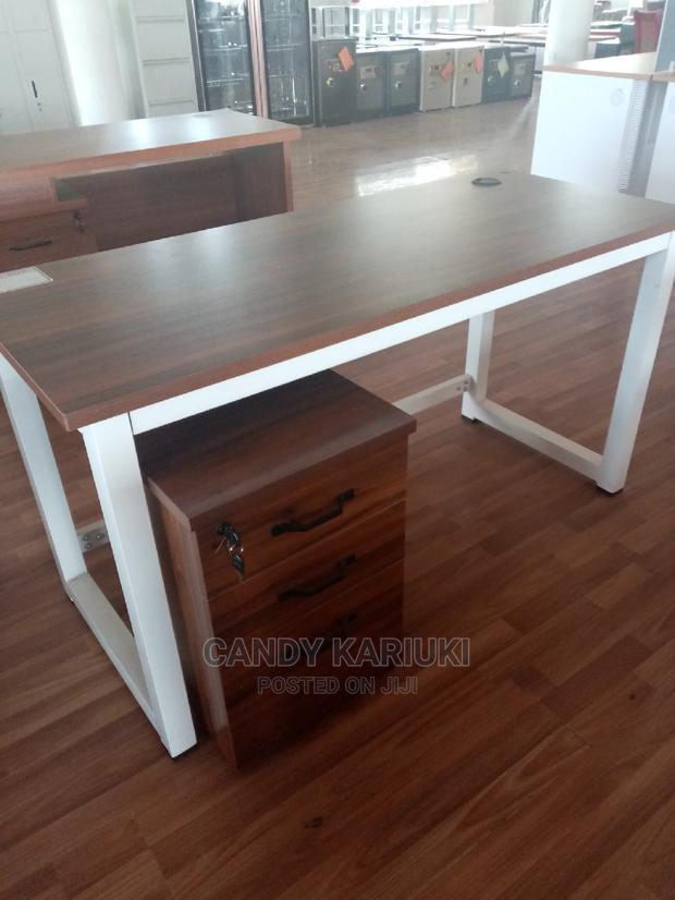 1.6m Office Desk With Movable Side Cabinets