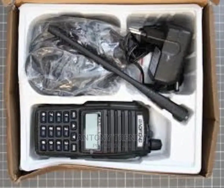 Baofeng Uv-82 Dual Band Handheld Transceiver Radio
