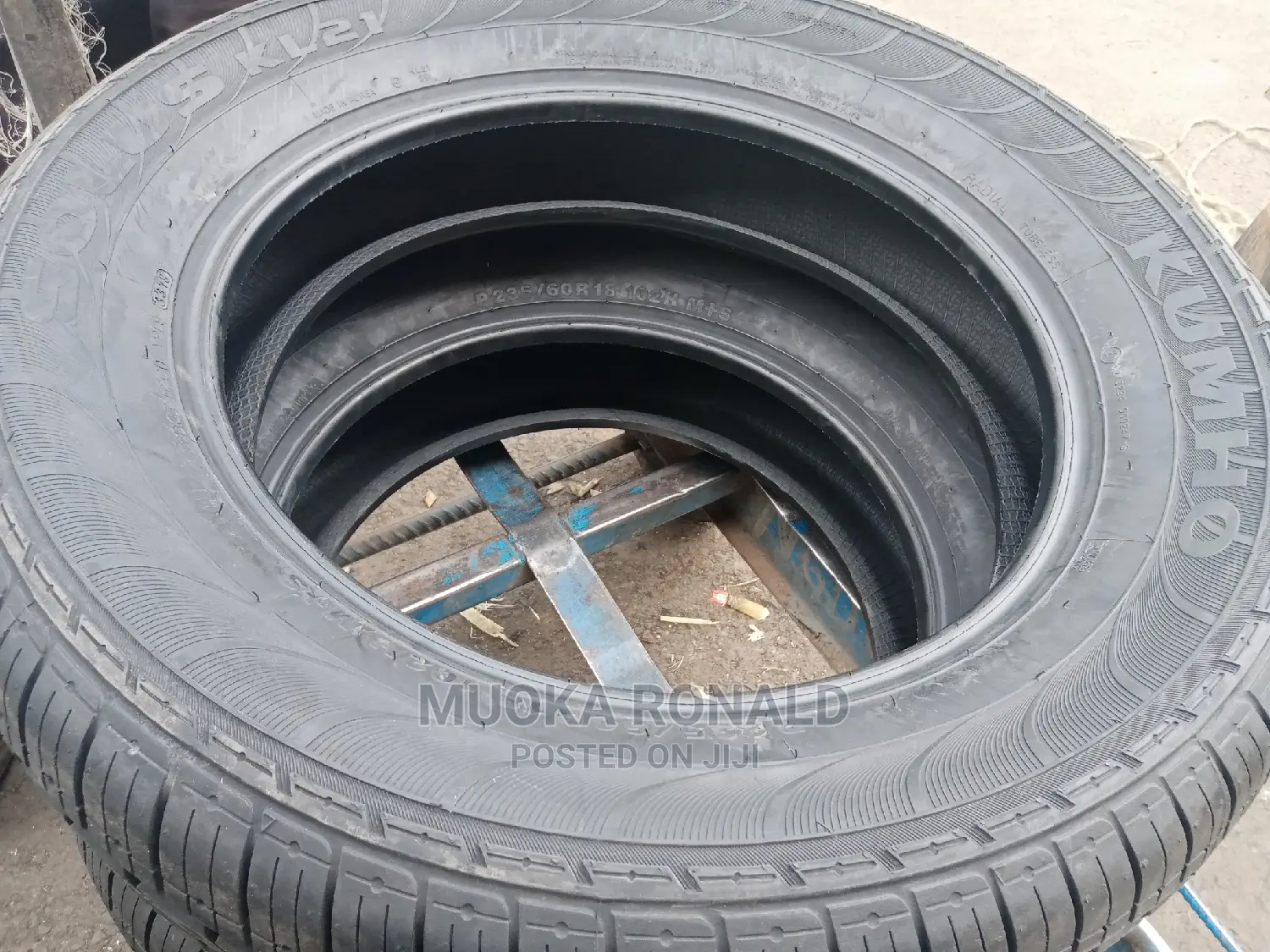 235/60r18 Kumho Tyre Made in Korea (Colus Kl 21)