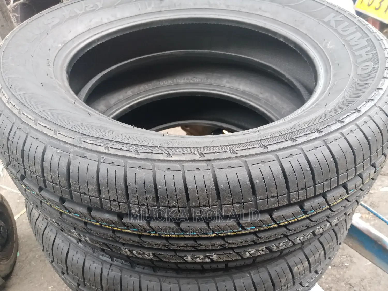 235/60r18 Kumho Tyre Made in Korea (Colus Kl 21)