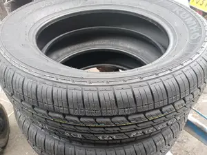 235/60r18 Kumho Tyre Made in Korea (Colus Kl 21)