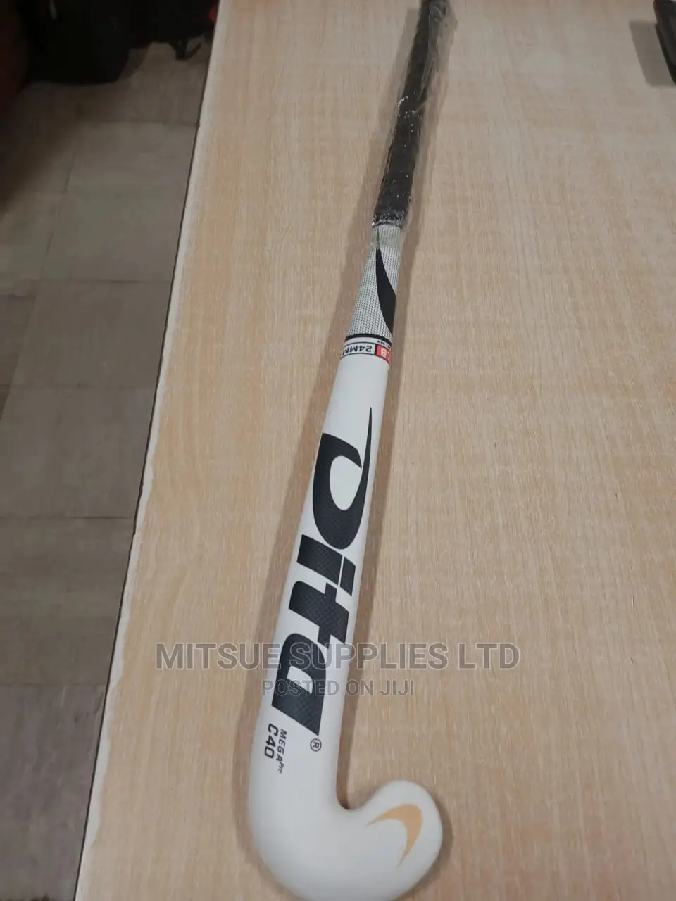 Hockey Stick 'Dita' Mega Pro C40 L-Bow 28''