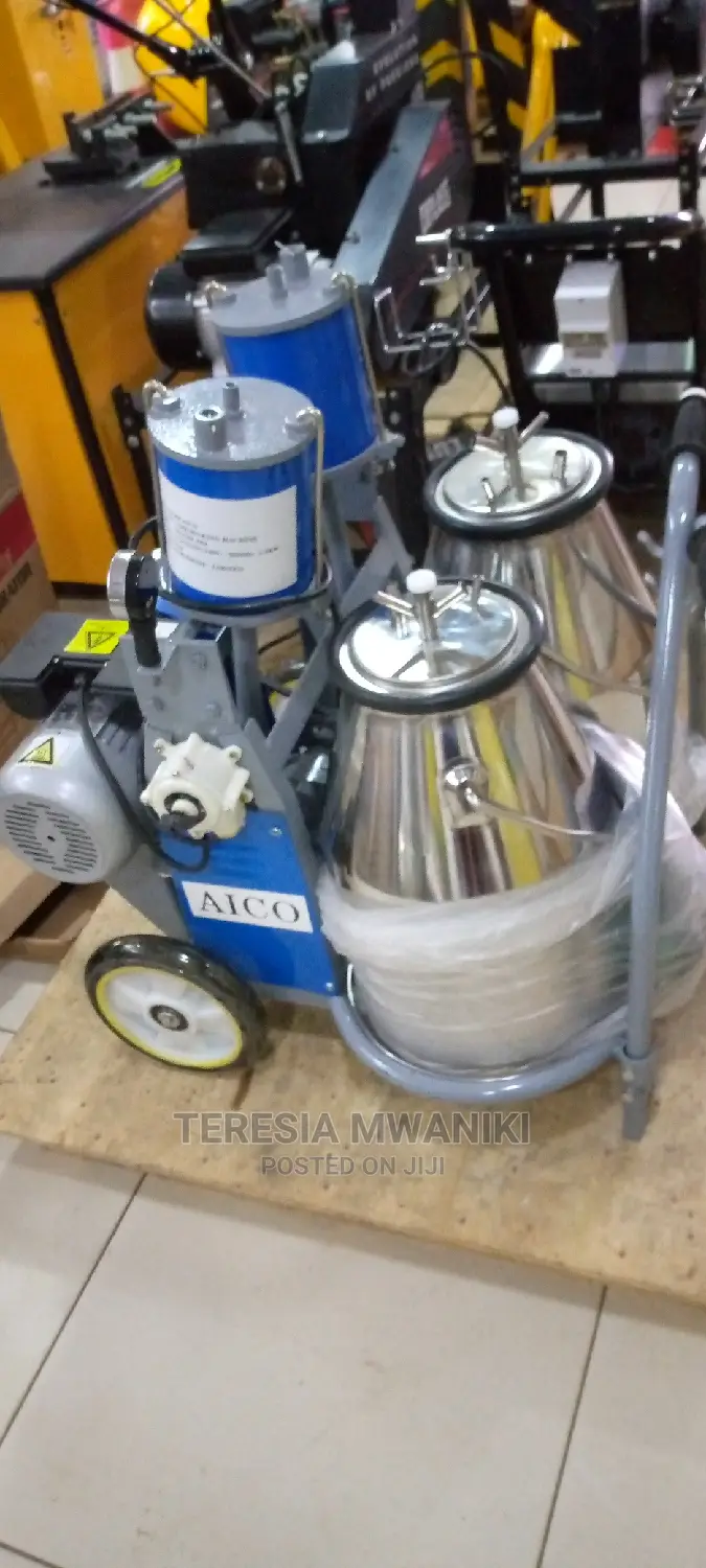 Double Bucket Milking Machine