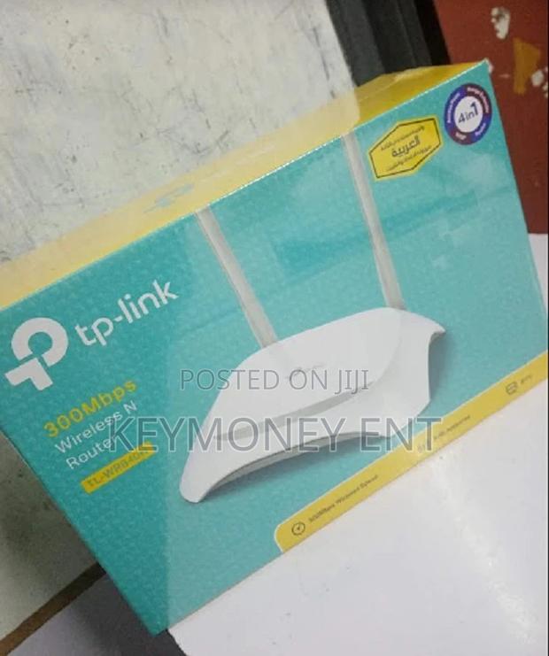 840 Tp LINK Router 300mbps 4in 1 - main view