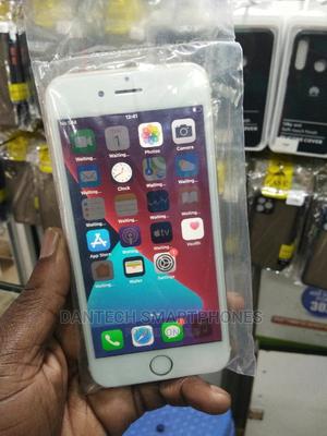 Apple iPhone 6s 64 GB Gold - main view