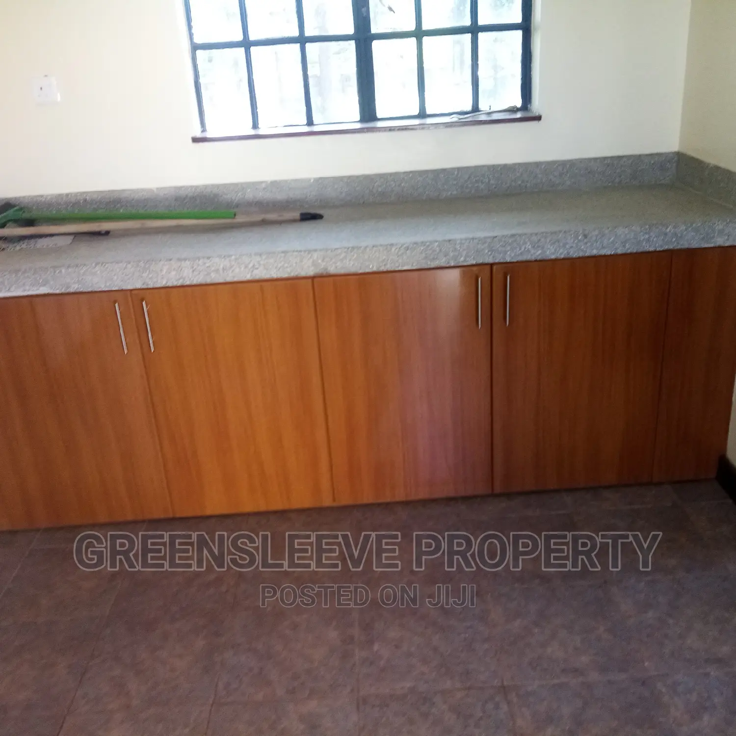 4bdrm Townhouse / Terrace in Hardy for rent