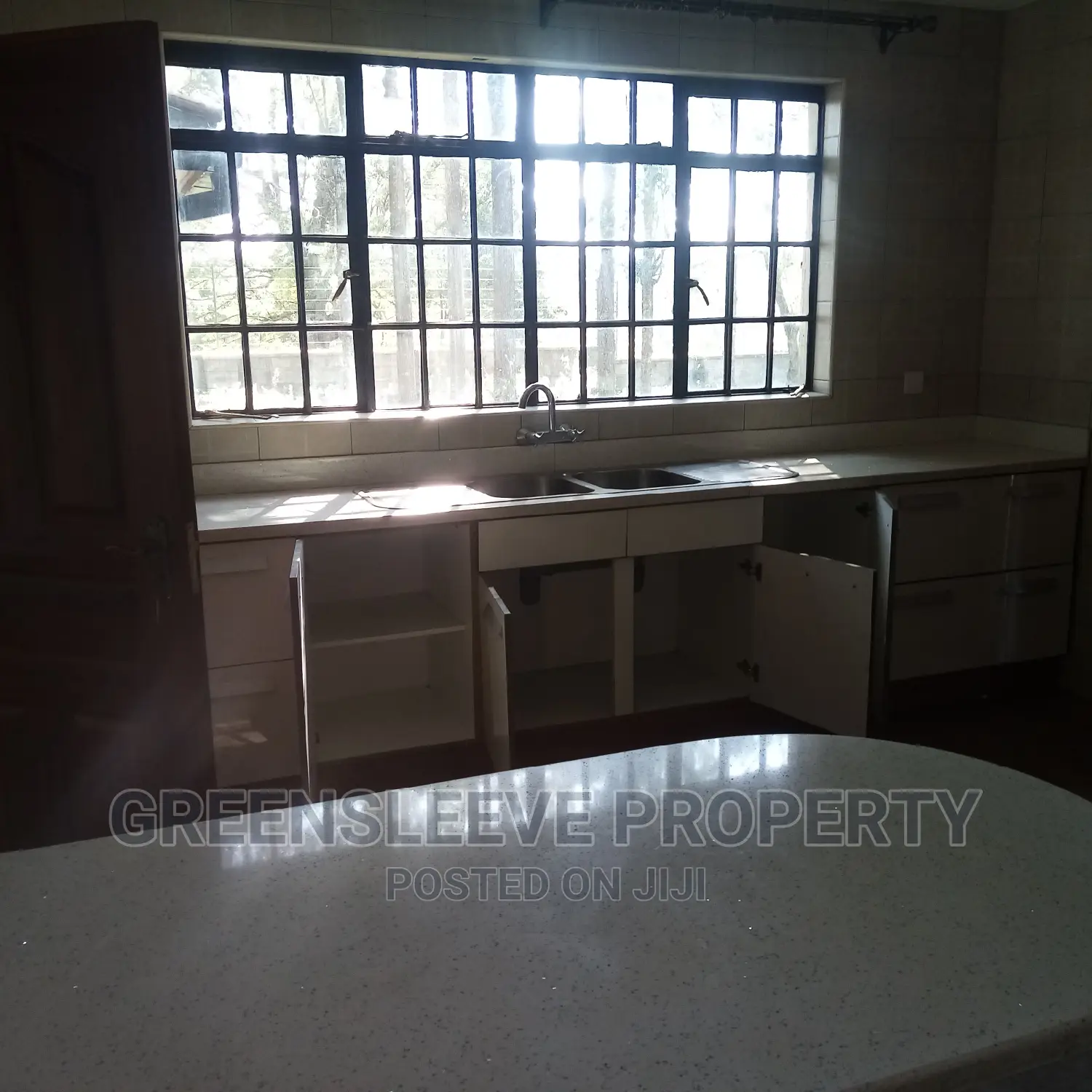 4bdrm Townhouse / Terrace in Hardy for rent