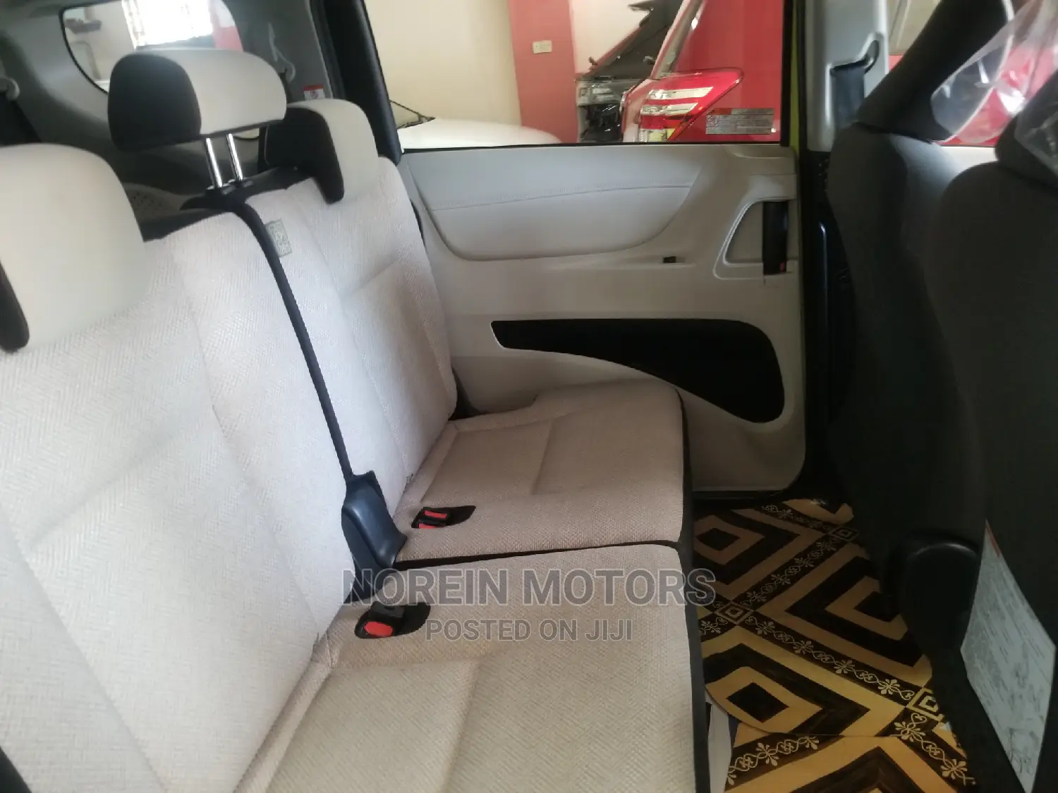 Toyota Sienta 2015 Green