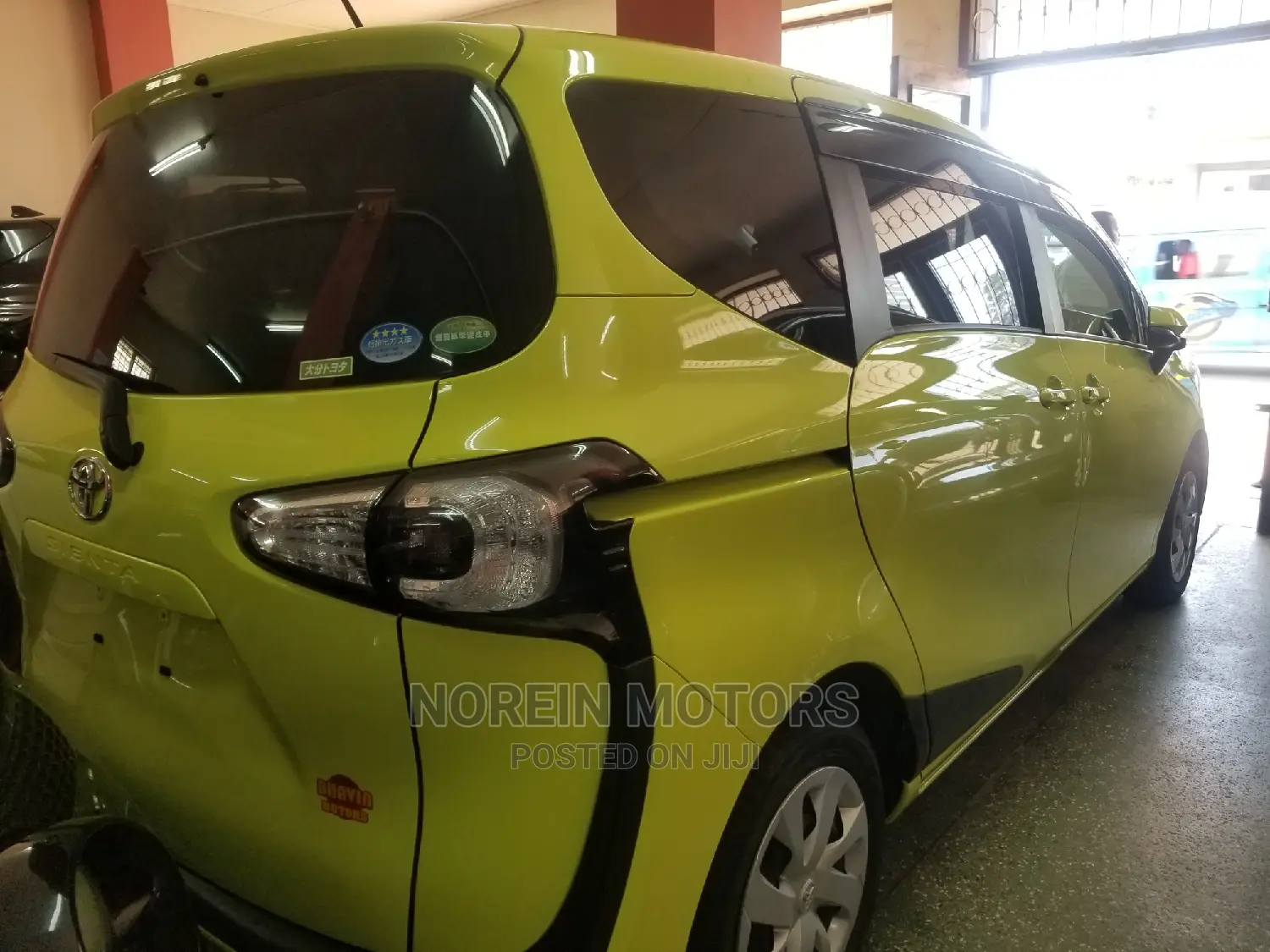 Toyota Sienta 2015 Green