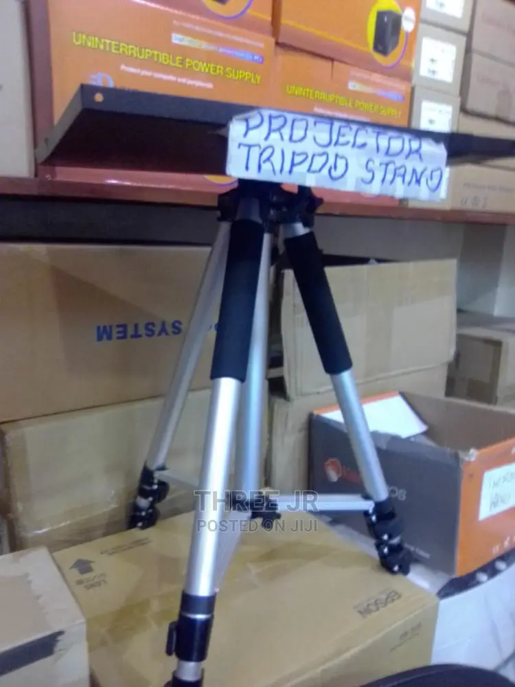 Tripod Projector Stand in Stock.Easy to Position Projector